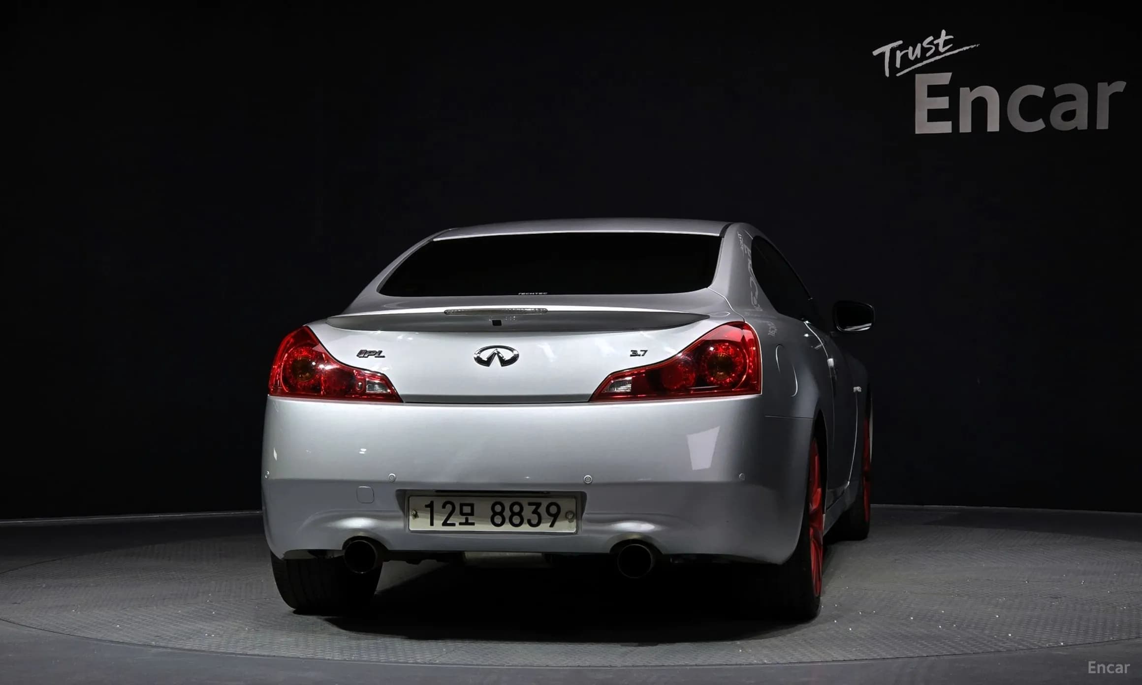 G37