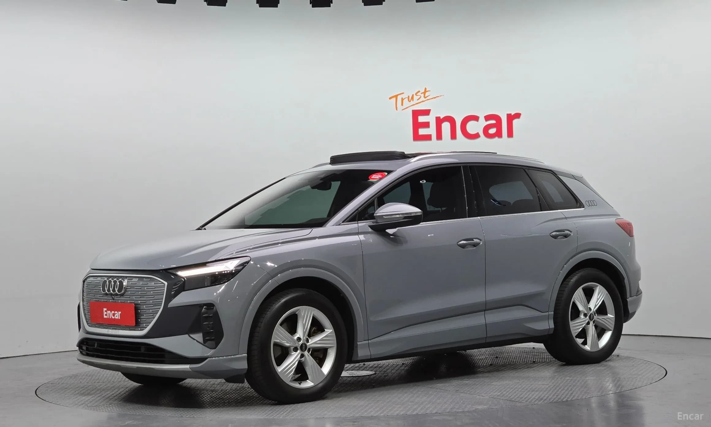 Q4 e-tron (F4)