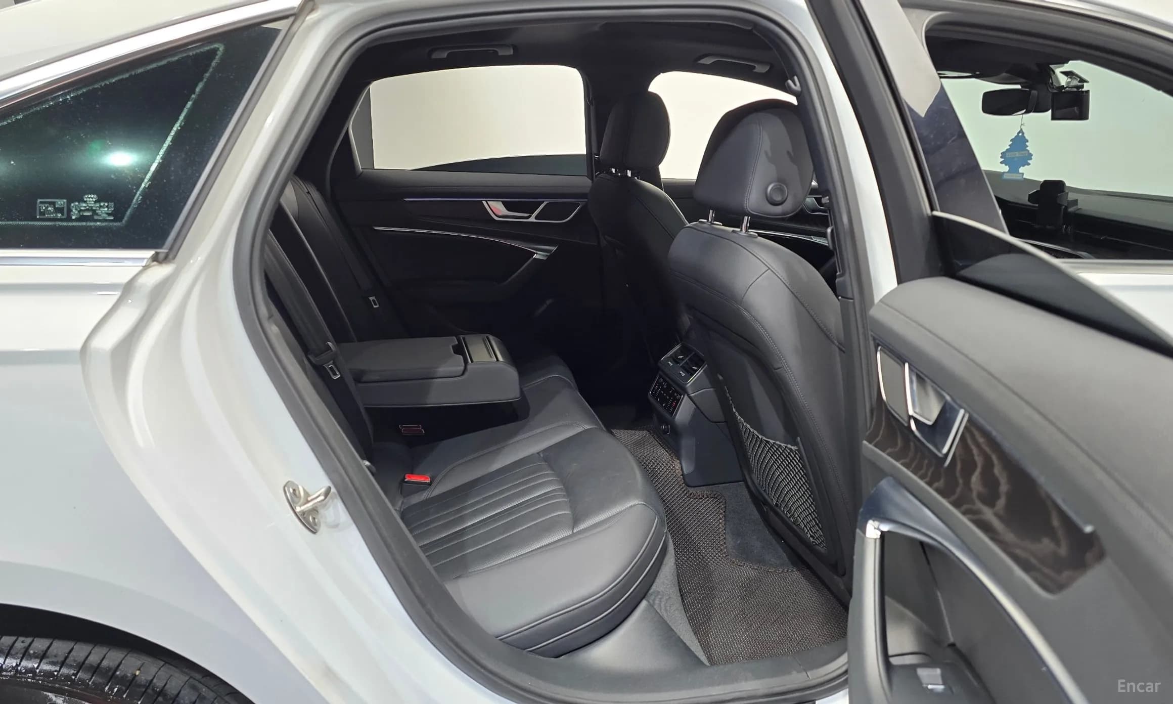 A6 (C8)