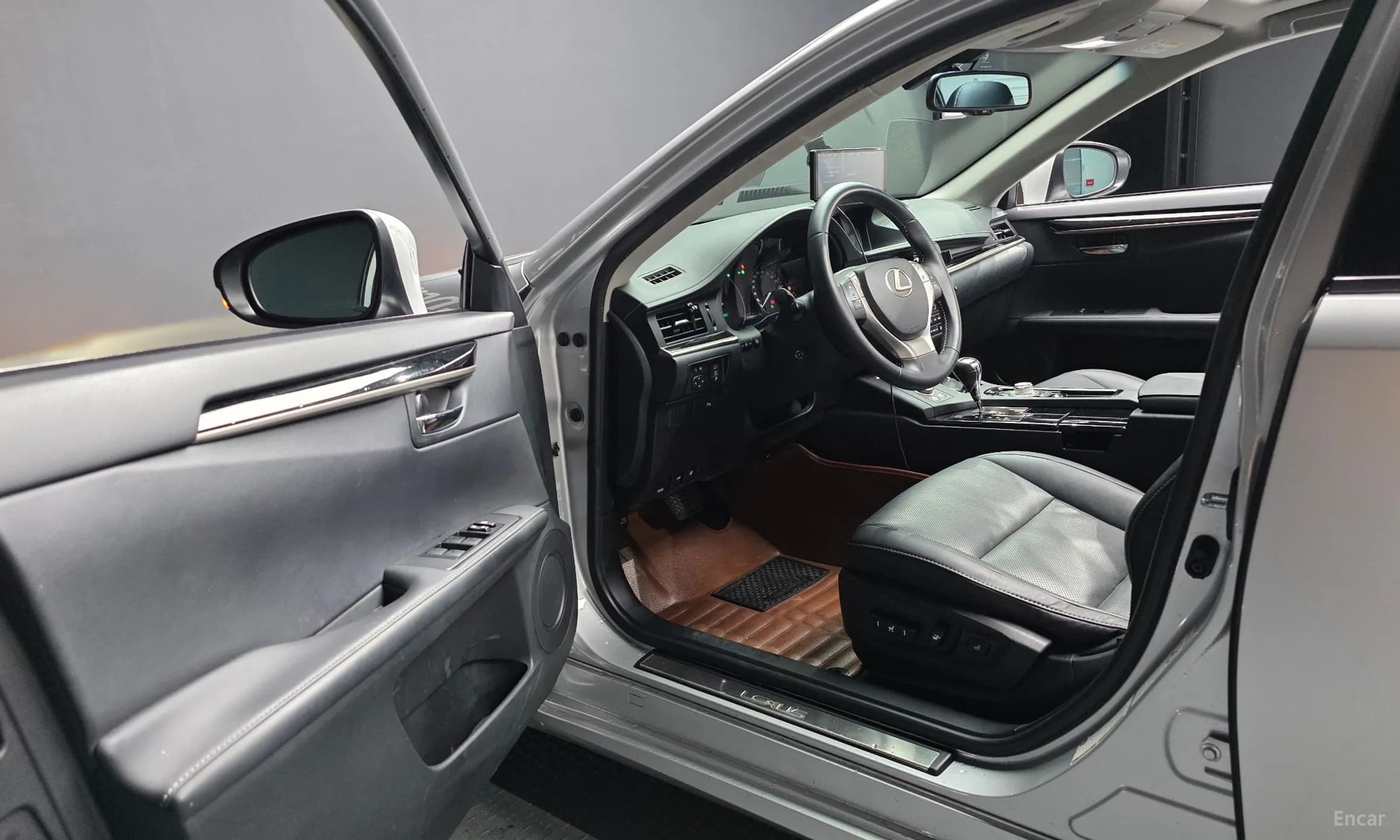 New ES300h