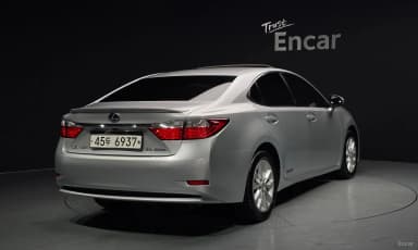 New ES300h
