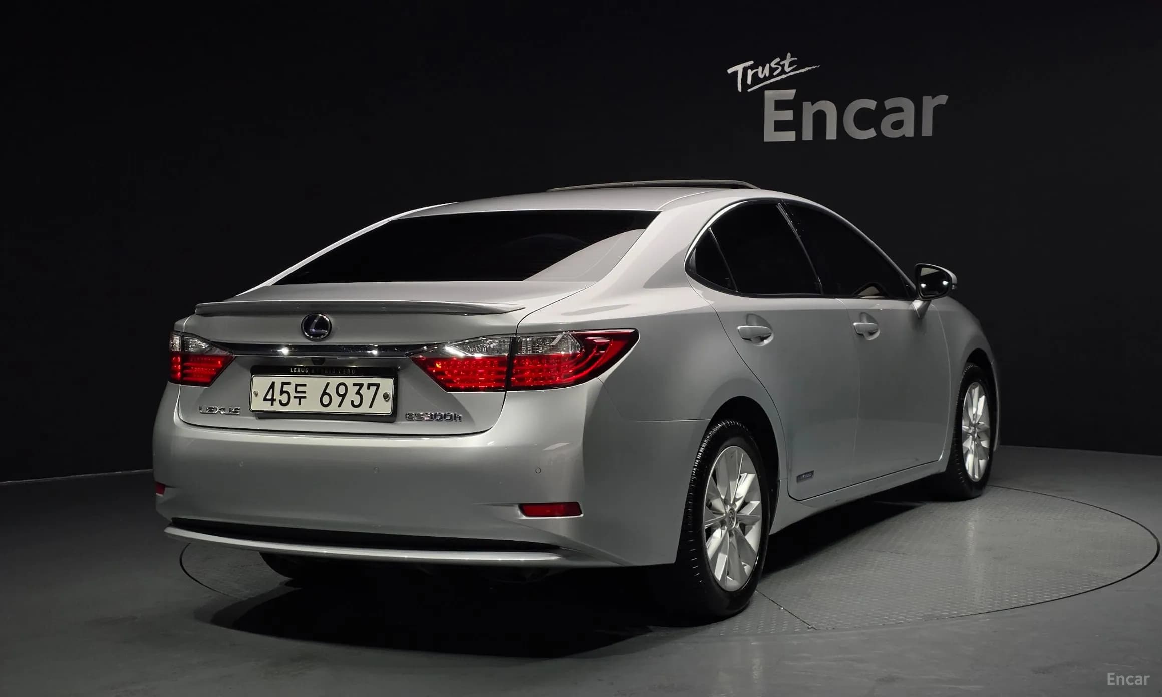 New ES300h