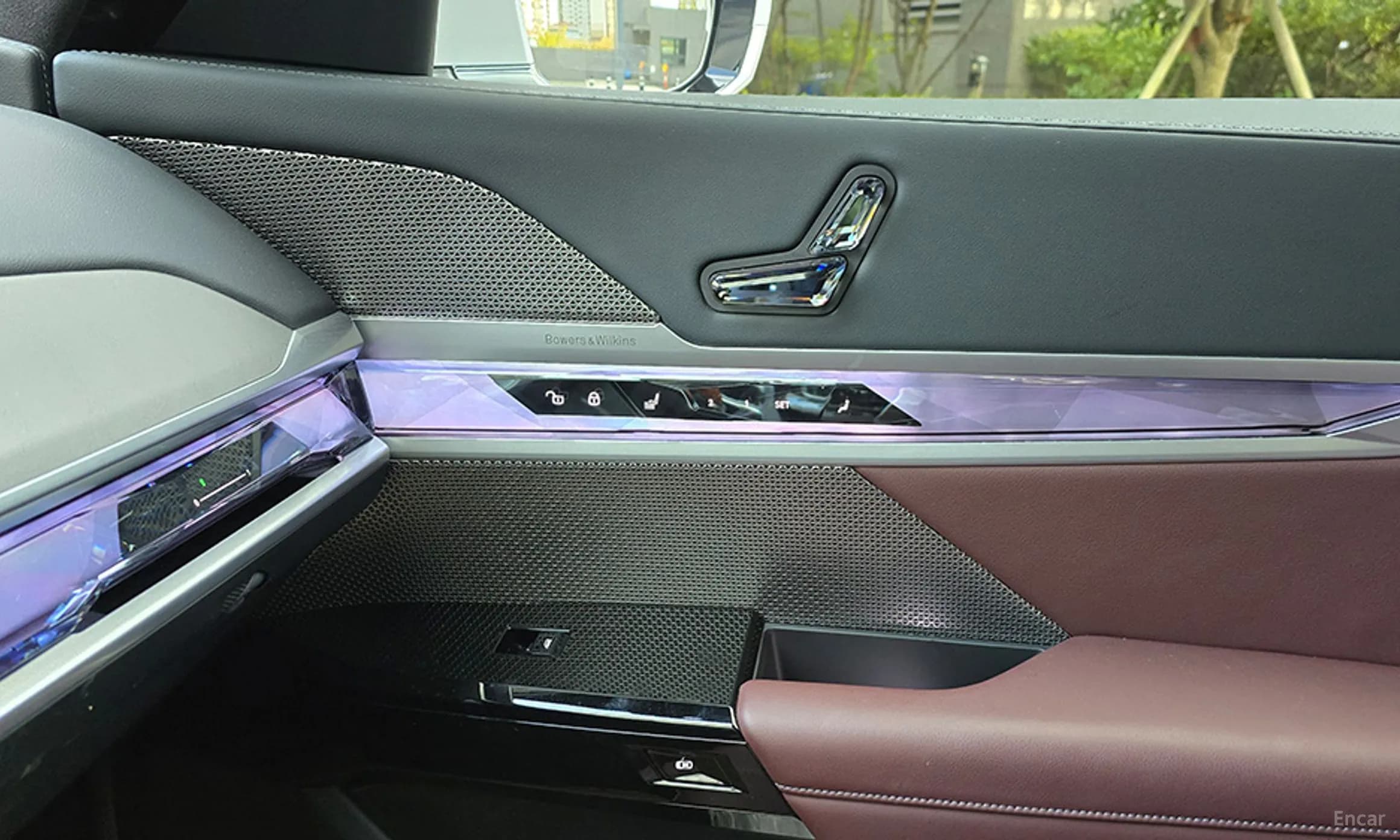 7 Series (G70)
