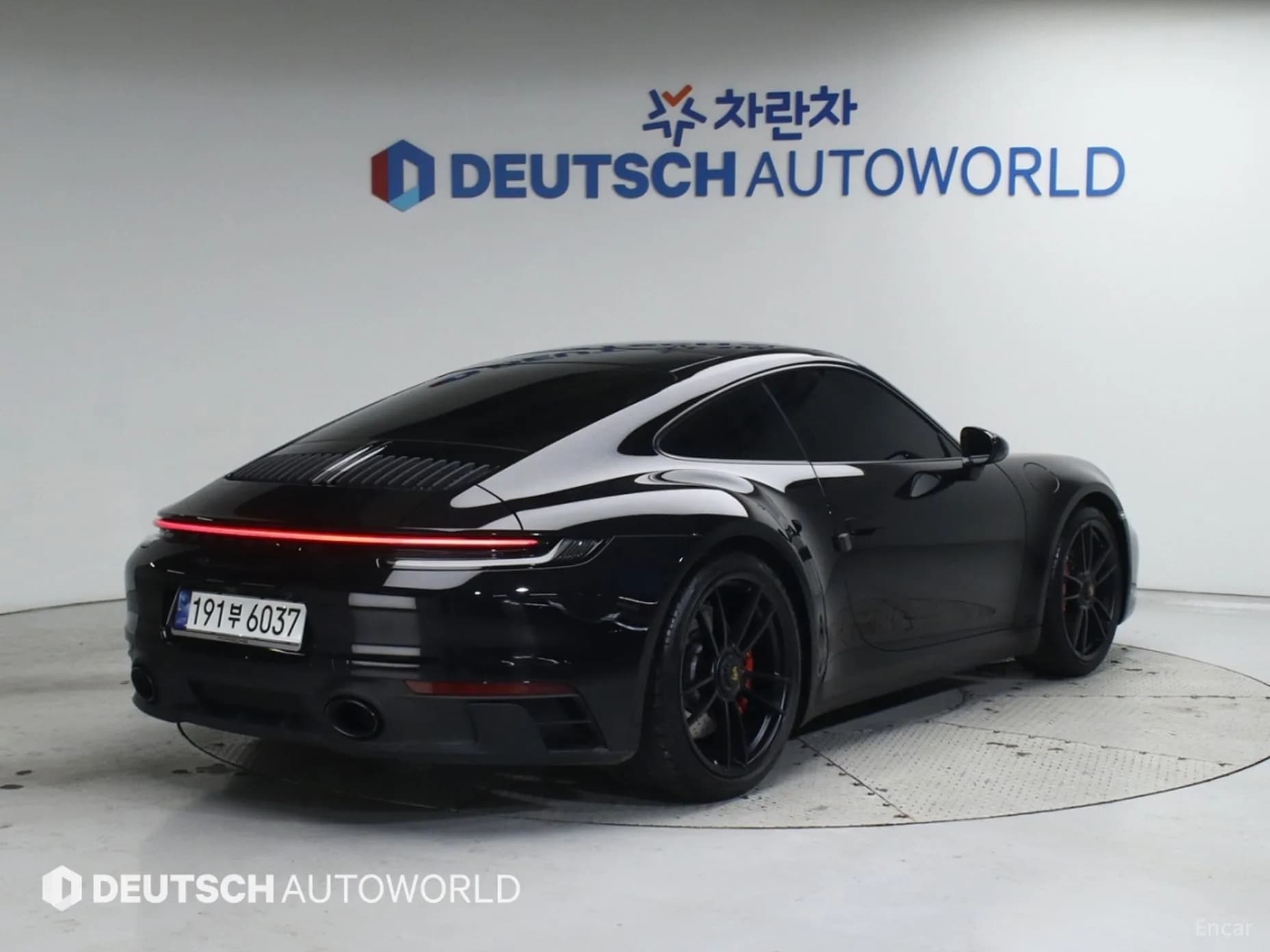 911 (992)