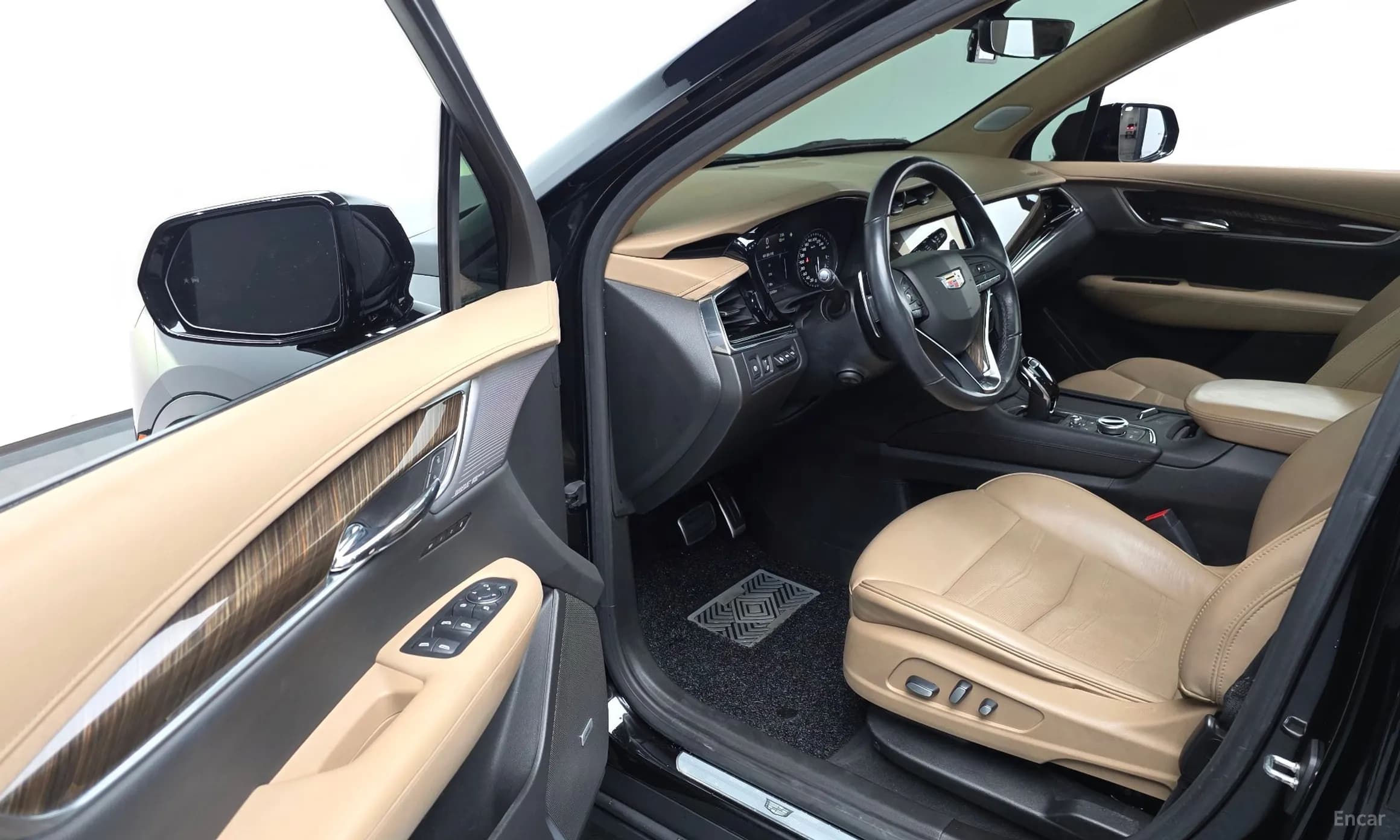 XT6