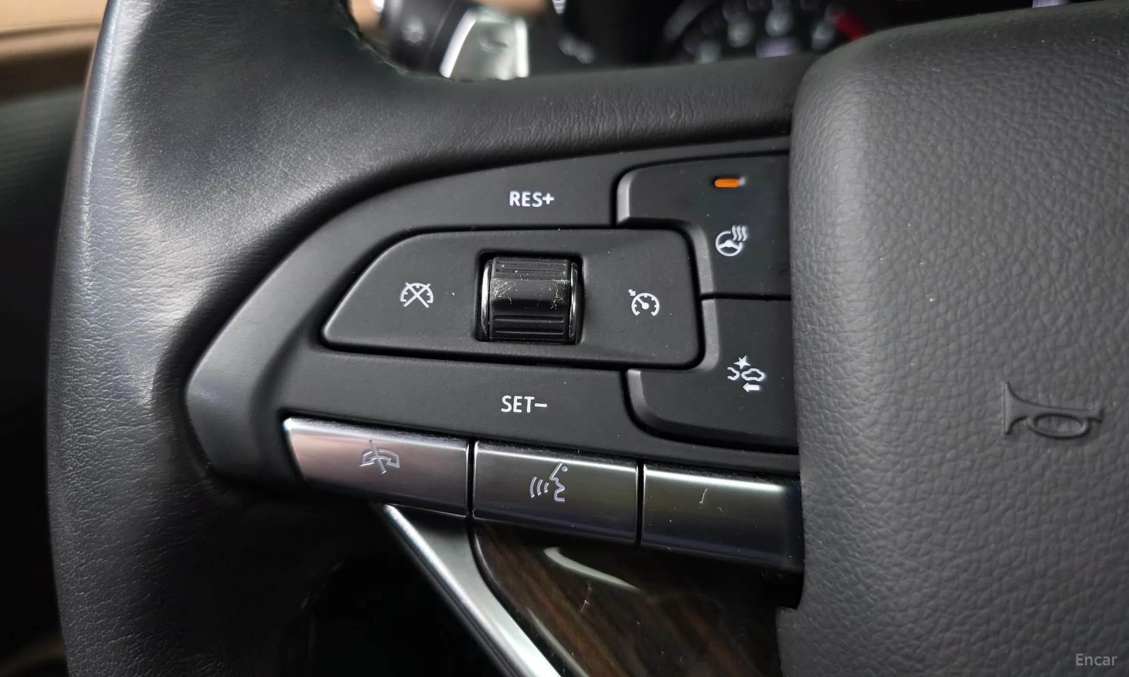 XT6