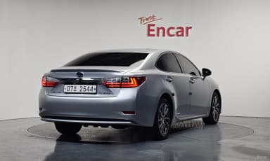 New ES300h