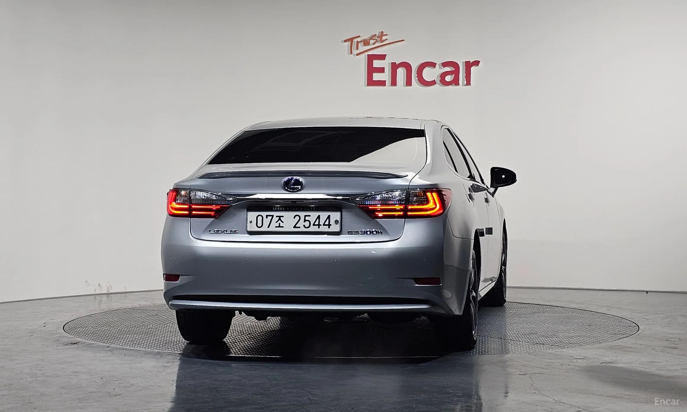 New ES300h