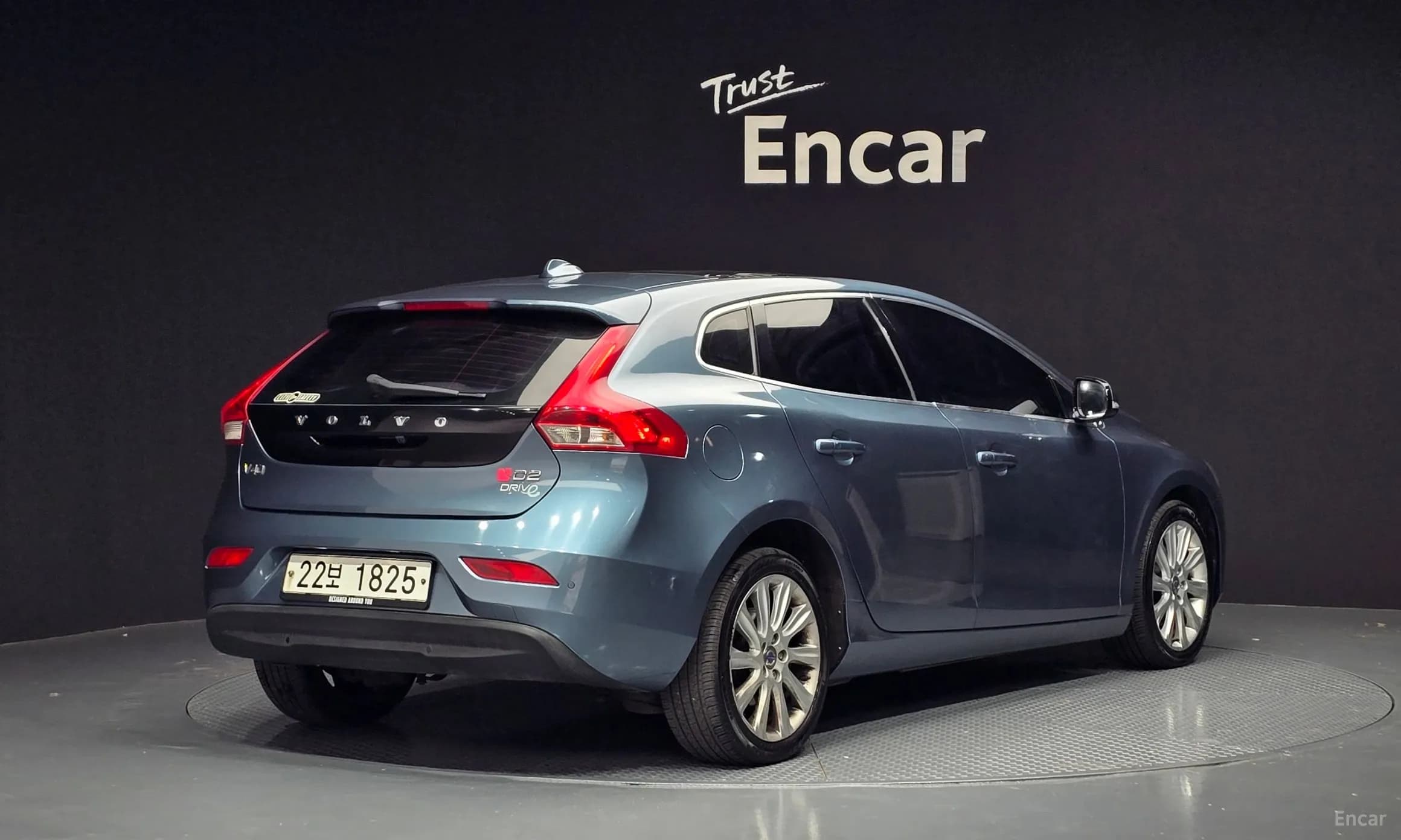 V40