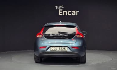 V40