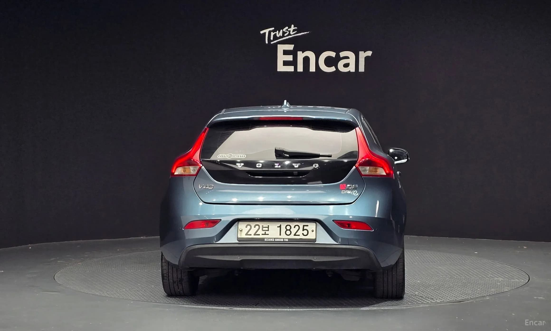 V40