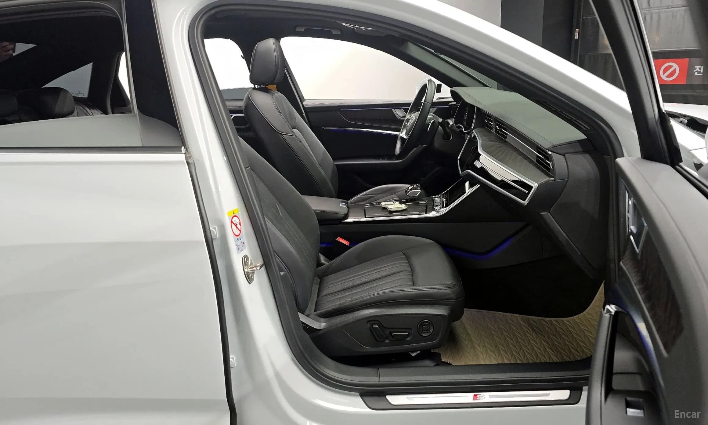 A6 (C8)