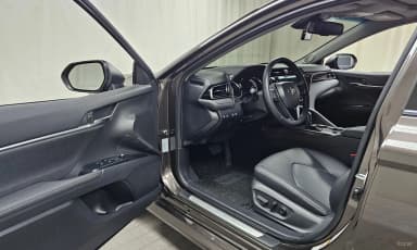 Camry (XV70)