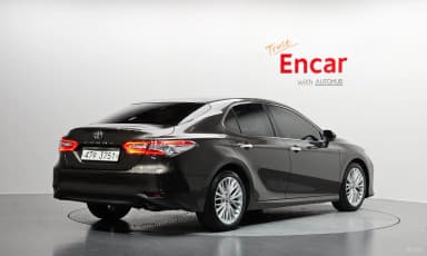 Camry (XV70)