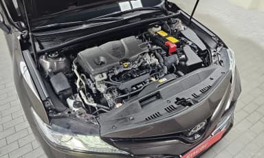 Camry (XV70)