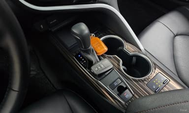 Camry (XV70)