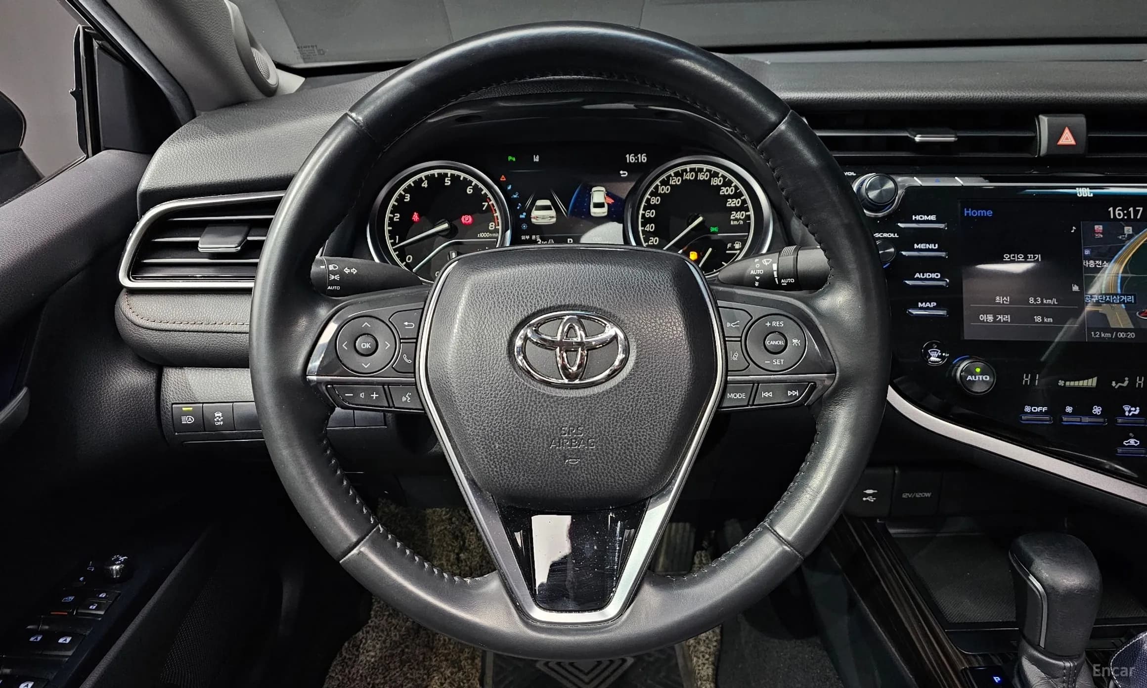 Camry (XV70)