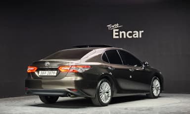 Camry (XV70)