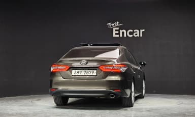 Camry (XV70)