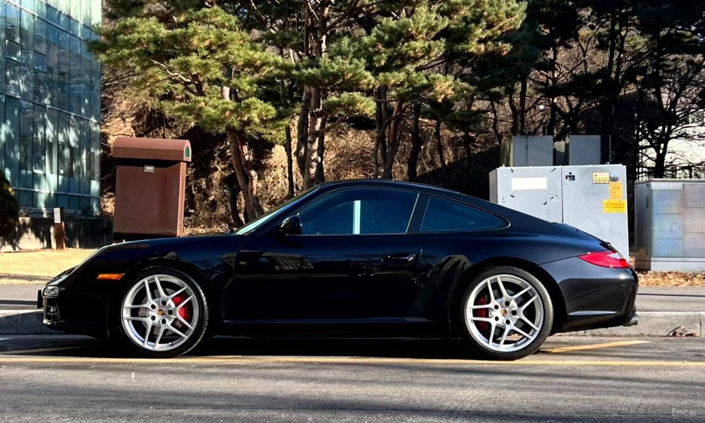 910