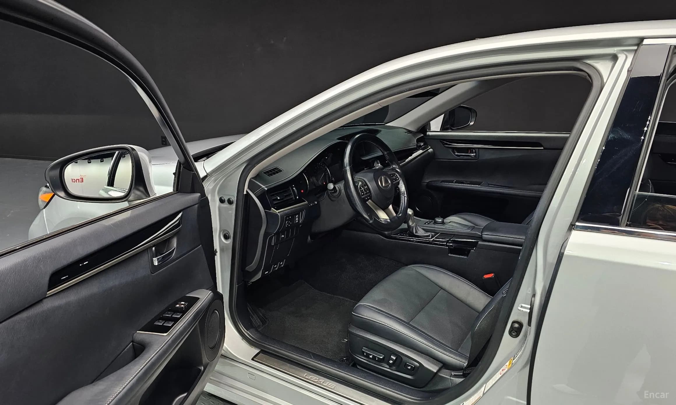 New ES300h