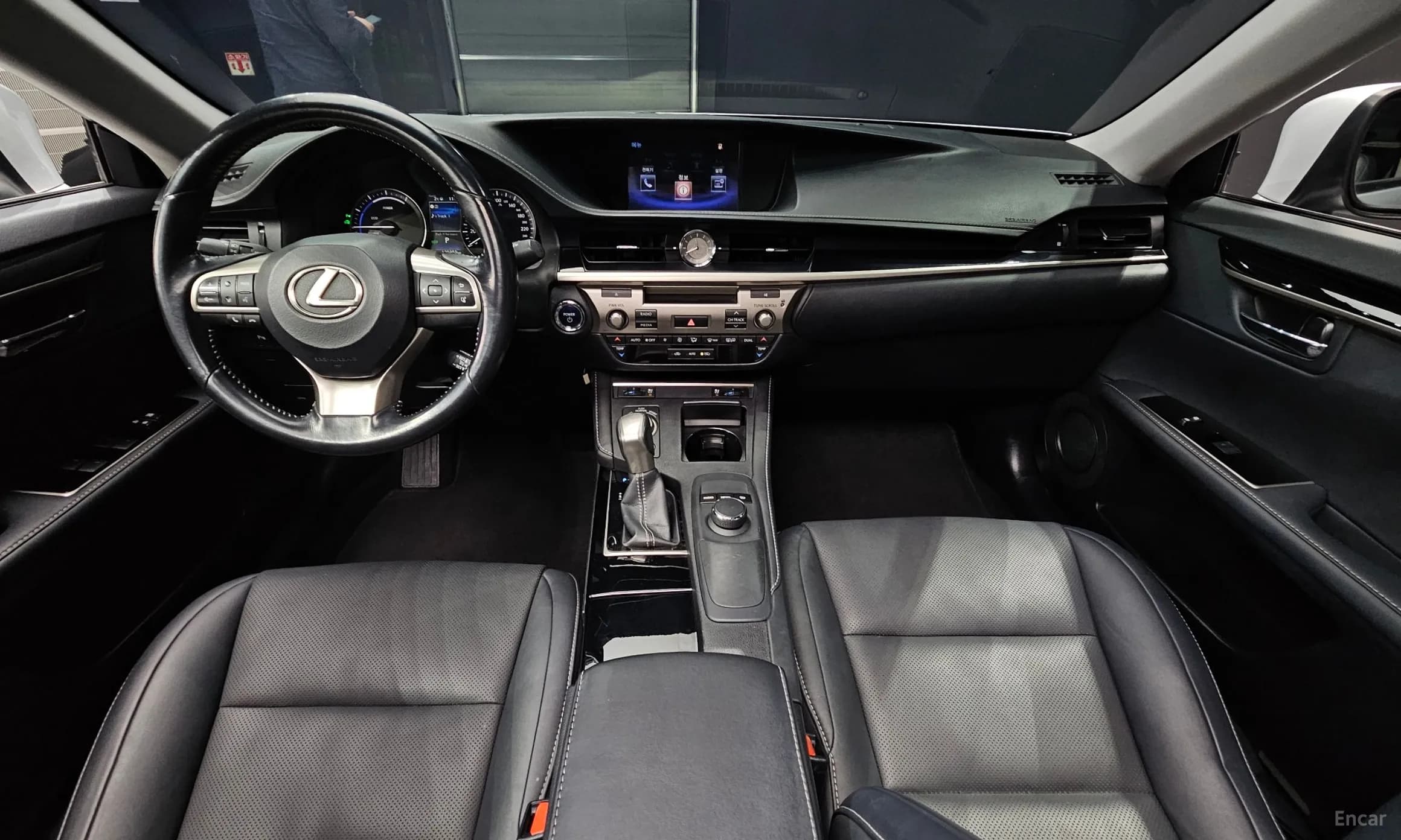 New ES300h