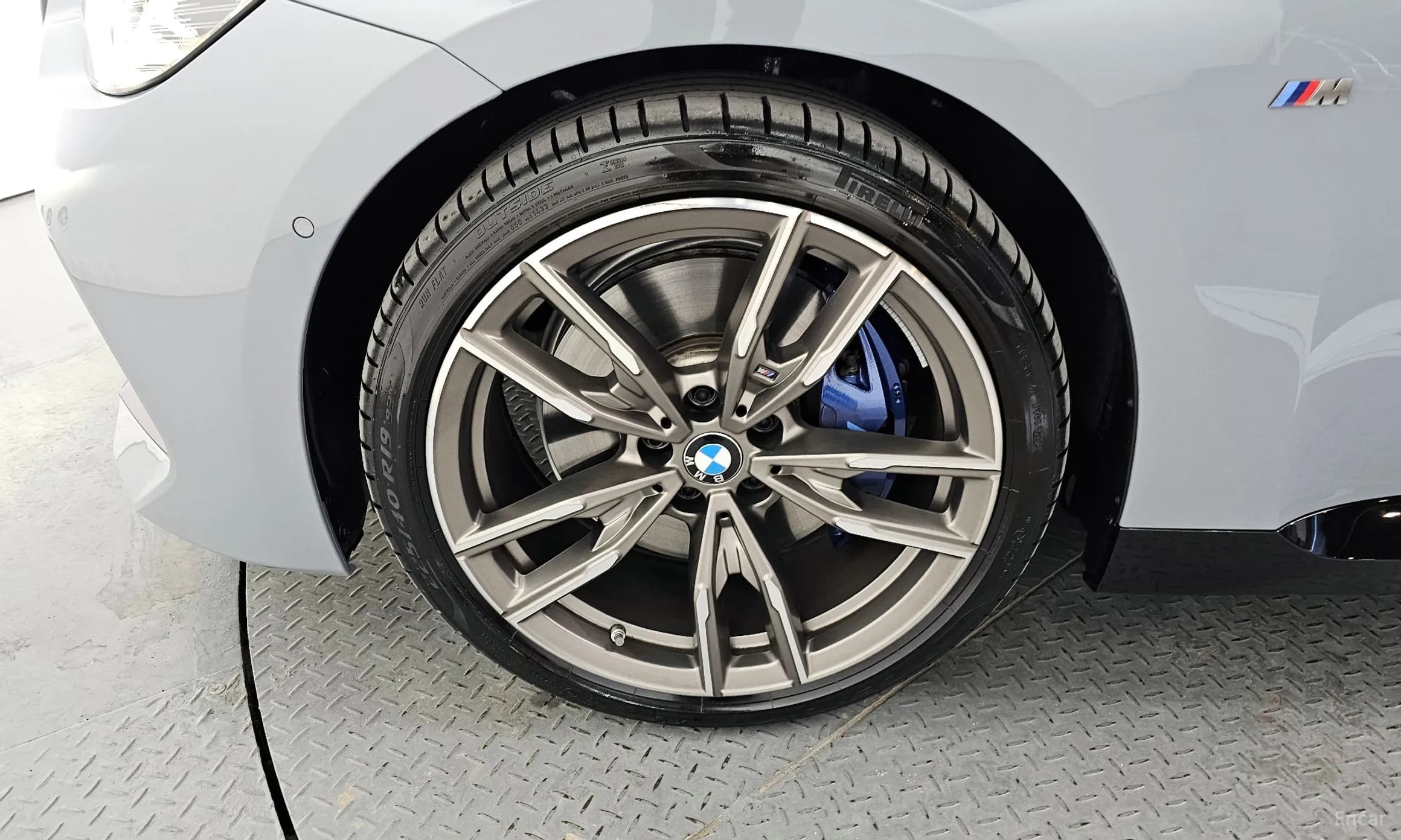 2 Series (G42)