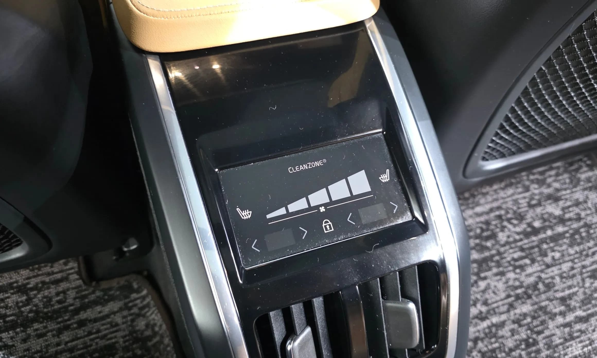 S90