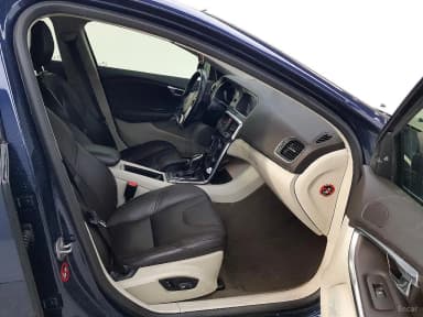 V40