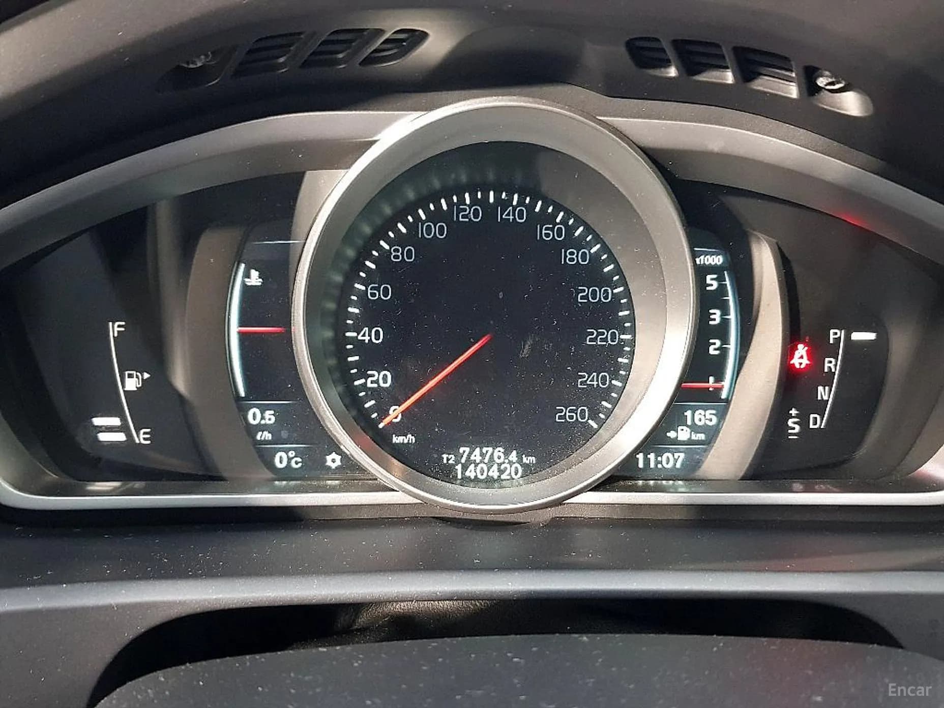 V40
