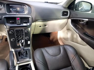 V40