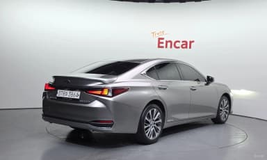 ES300h 7th Generation