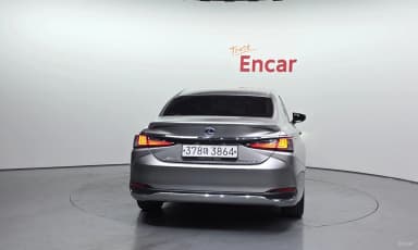 ES300h 7th Generation