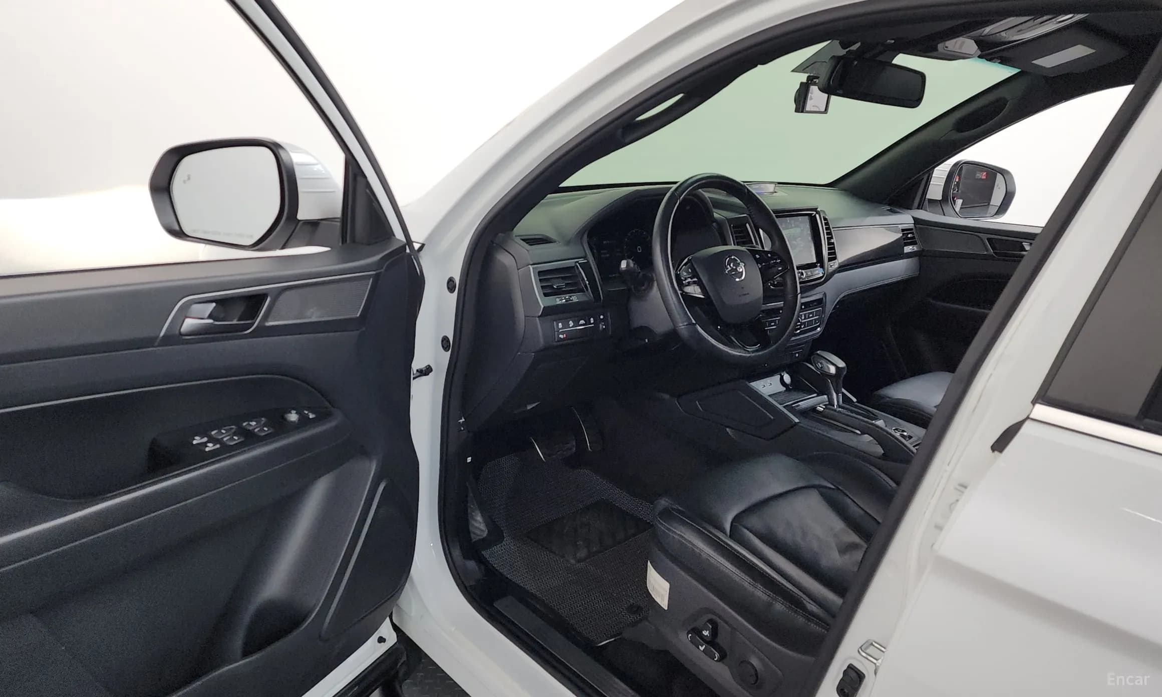 Rexton Sports Khan