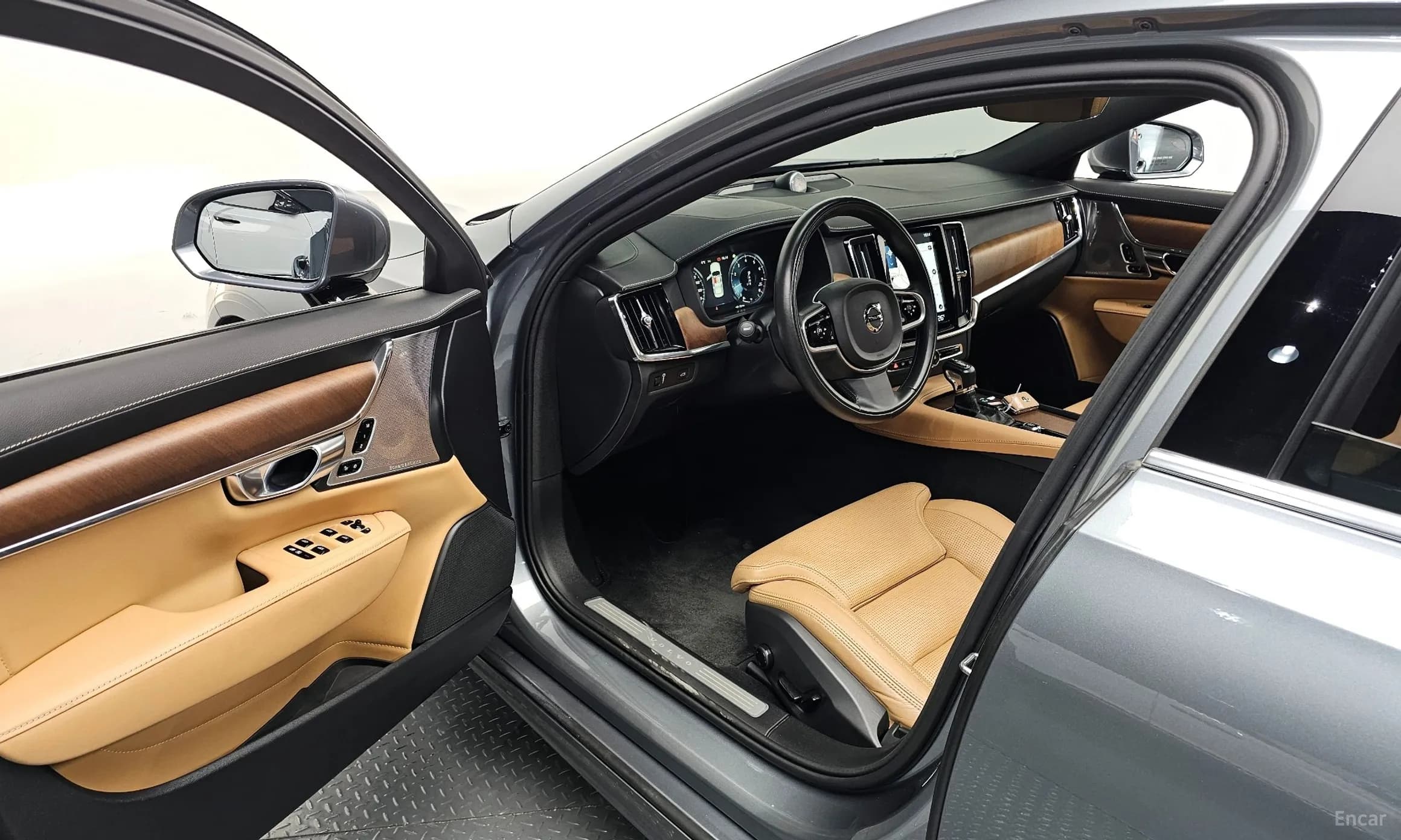 S90