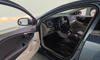 V40