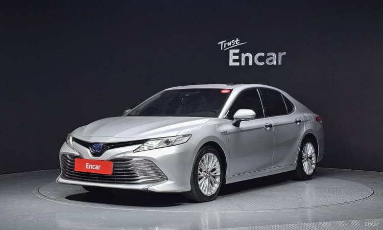 Camry (XV70)
