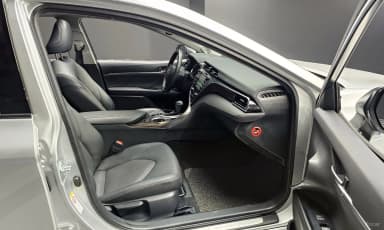 Camry (XV70)