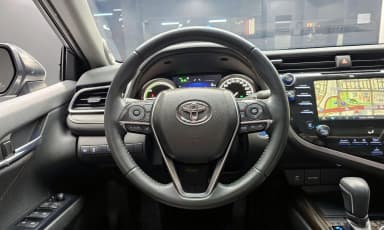 Camry (XV70)
