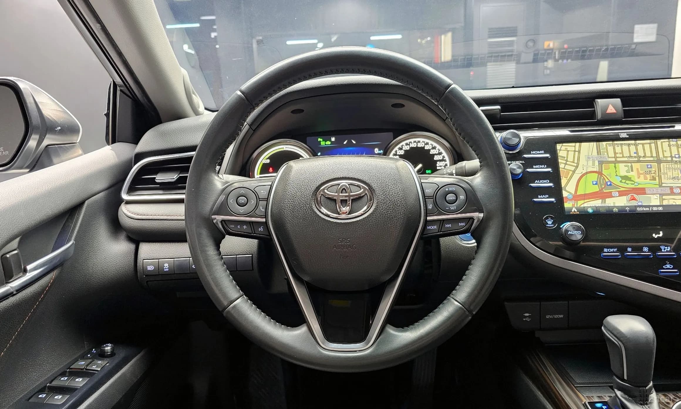Camry (XV70)