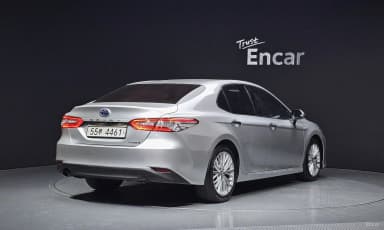 Camry (XV70)