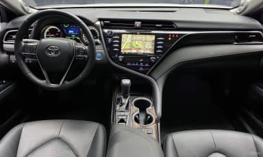 Camry (XV70)