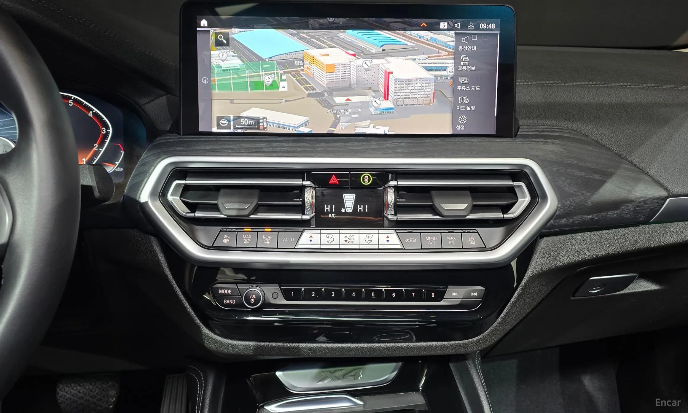 X4 (G02)