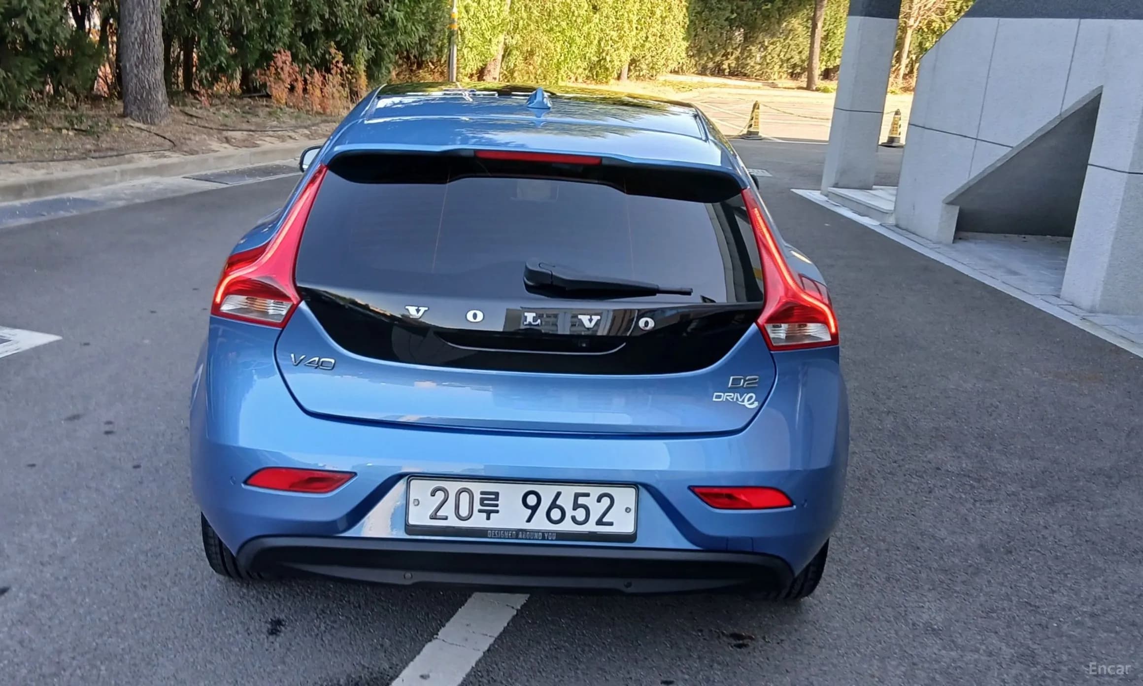 V40