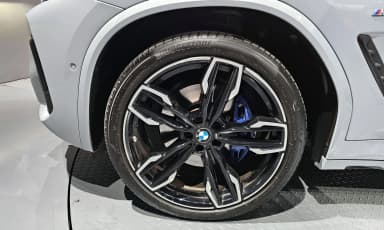 X3 (G01)