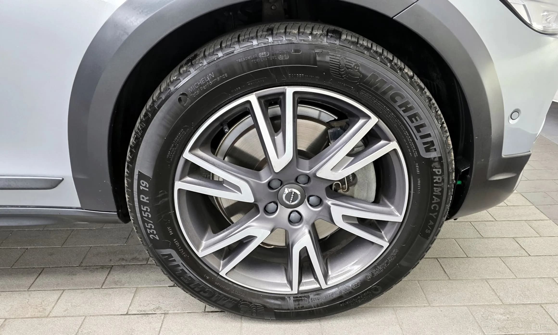V90 Cross Country
