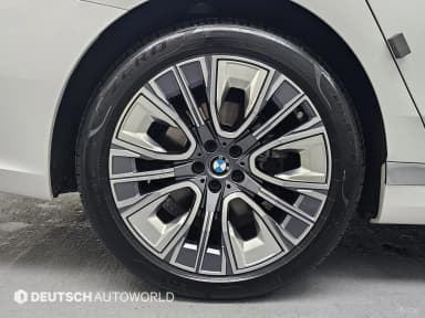 7 Series (G70)