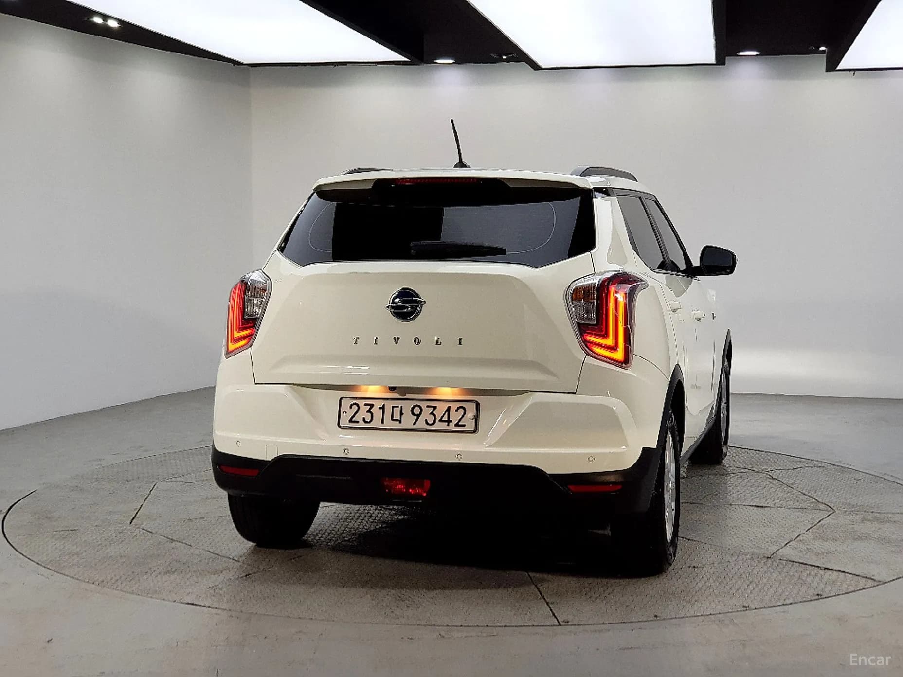 Berry New Tivoli