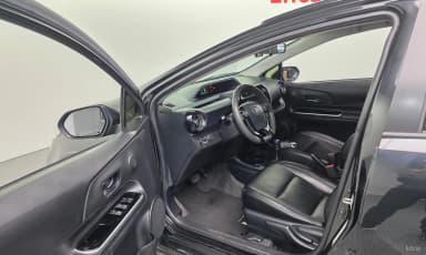 Prius C