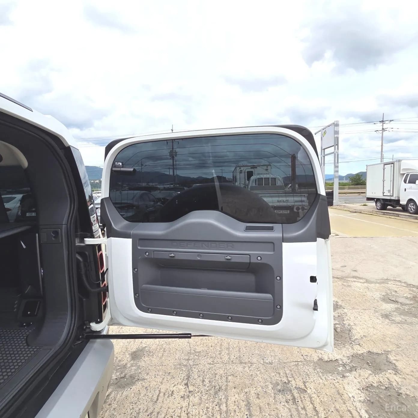 Defender (L663)